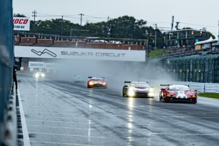 49th SUZUKA 1000km - Intercontinental GT Challenge Round 4 - Foto: Gruppe C Photography; #60 Ferrari 296 GT3, LM Corsa: Kei Nakanishi, Shigekazu Wakisaka, Giancarlo Fisichella; #99 Chevrolet Corvette Z06 GT3 R, Johor Motorsports JMR: Jefri Ibrahim, Abu Ba | Gruppe C GmbH
