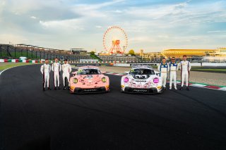 49th SUZUKA 1000km - Intercontinental GT Challenge Round 4 - Foto: Gruppe C Photography; #6 Porsche 911 GT3 R (992), Origine Motorsport: Laurin Heinrich, Alessio Picarello, Bastian Buus; #86 Porsche 911 GT3 R (992), Origine Motorsport: Kerong LI, Anders F | Gruppe C GmbH
