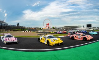 49th SUZUKA 1000km - Intercontinental GT Challenge Round 4 - Foto: Gruppe C Photography; #7 Porsche 911 GT3 R (992), Absolute Racing: Kevin Estre, Laurens Vanthoor, Patrick Pilet; #6 Porsche 911 GT3 R (992), Origine Motorsport: Laurin Heinrich, Alessio Pi | Gruppe C GmbH