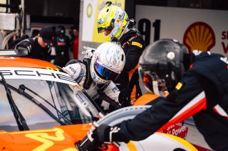 12h Bathurst 2025 -  Meguiar&rsquo;s Bathurst 12 Hour - Intercontinental GT Challenge Round 1 - Foto: Gruppe C Photography; #91 Porsche 911 GT3 R (992), The Bend: Yasser Shahin, Sam Shahin, Laurin Heinrich, Morris Schuring
 | Gruppe C Photography