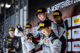 49th SUZUKA 1000km - Intercontinental GT Challenge Round 4 - Foto: Gruppe C Photography; #500 Nissan GT-R NISMO GT3, TEAM 5ZIGEN: Yu Kanamaru, Takayuki Aoki, Yuya Motojima; #33 Porsche 911 GT3 R (992), Vollgas Motorsports: Phil Kim, Daan Arrow, Liang Jiat | Gruppe C GmbH