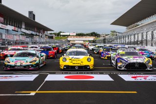49th SUZUKA 1000km - Intercontinental GT Challenge Round 4 - Foto: Gruppe C Photography; #21 Ferrari 296 GT3, Harmony Racing: Dustin Blattner, Dennis Marschall, Lorenzo Patrese; #7 Porsche 911 GT3 R (992), Absolute Racing: Kevin Estre, Laurens Vanthoor, P | Gruppe C GmbH