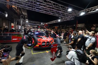 Fan track and pitwalk at night
 | SRO / JEP
