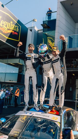 12h Bathurst 2025 -  Meguiar&rsquo;s Bathurst 12 Hour - Intercontinental GT Challenge Round 1 - Foto: Gruppe C Photography; #32 BMW M4 GT3, Team WRT: Augusto Farfus, Sheldon van der Linde, Kelvin van der Linde
 | Gruppe C Photography