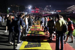 Fan track and pitwalk at night
 | SRO / JEP