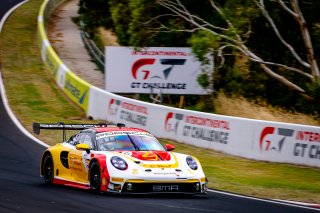 12h Bathurst 2025 -  Meguiar&rsquo;s Bathurst 12 Hour - Intercontinental GT Challenge Round 1 - Foto: Gruppe C Photography; #91 Porsche 911 GT3 R (992), The Bend: Yasser Shahin, Sam Shahin, Laurin Heinrich, Morris Schuring
 | Gruppe C Photography