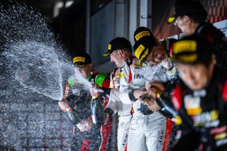 49th SUZUKA 1000km - Intercontinental GT Challenge Round 4 - Foto: Gruppe C Photography; #51 Porsche 911 GT3 R (991.2), AC Motorsport: Andrew Macpherson, Ben Porter, Grant Denyer; #360 Nissan GT-R NISMO GT3, Runup Sports: Masaaki Nishikawa, Atsushi Tanaka | Gruppe C GmbH