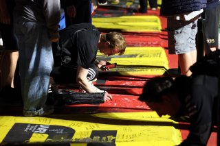 Fan track and pitwalk at night
 | SRO / JEP