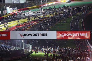 Fan track and pitwalk at night
 | SRO / JEP
