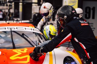 12h Bathurst 2025 -  Meguiar&rsquo;s Bathurst 12 Hour - Intercontinental GT Challenge Round 1 - Foto: Gruppe C Photography; #91 Porsche 911 GT3 R (992), The Bend: Yasser Shahin, Sam Shahin, Laurin Heinrich, Morris Schuring
 | Gruppe C Photography
