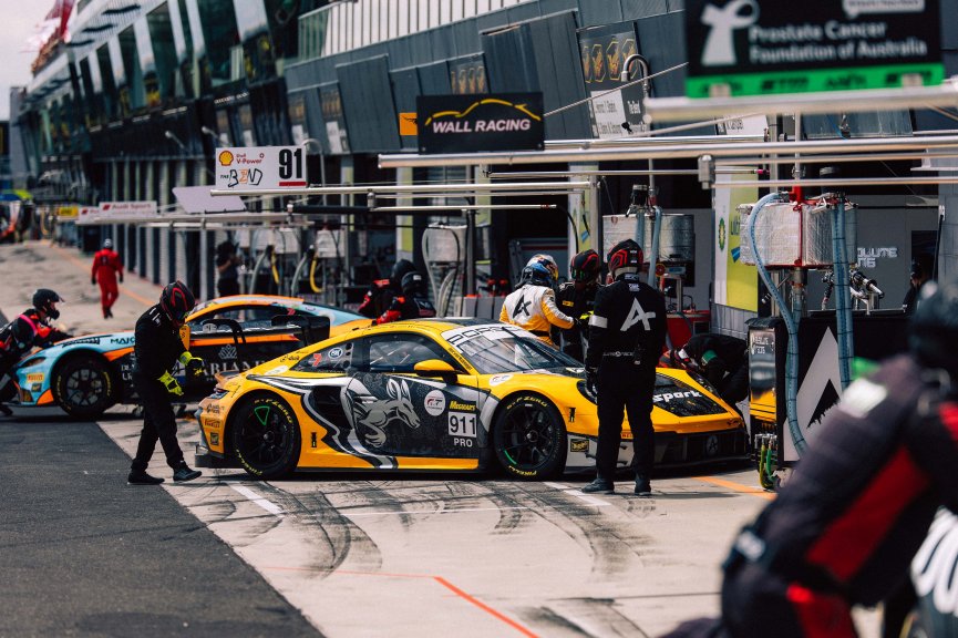 12h Bathurst 2025 -  Meguiar&rsquo;s Bathurst 12 Hour - Intercontinental GT Challenge Round 1 - Foto: Gruppe C Photography; #911 Porsche 911 GT3 R (992), Absolute Racing: Matt Campbell, Ayhancan G&uuml;ven, Alessio Picariello

