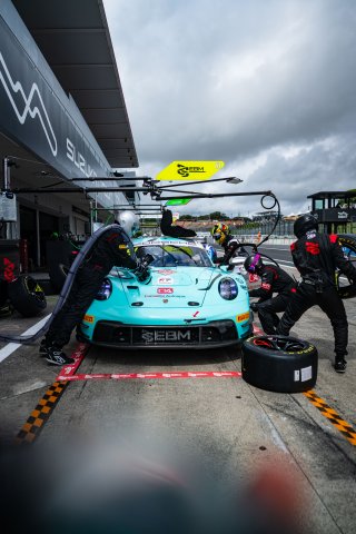 49th SUZUKA 1000km - Intercontinental GT Challenge Round 4 - Foto: Gruppe C Photography; #61 Porsche 911 GT3 R (992), EBM GIGA Racing: Adrian D'Silva, Harry King, Sven Mueller
 | Gruppe C GmbH