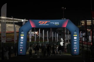 Fan track and pitwalk at night
 | SRO / JEP