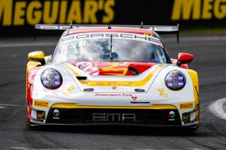 12h Bathurst 2025 -  Meguiar&rsquo;s Bathurst 12 Hour - Intercontinental GT Challenge Round 1 - Foto: Gruppe C Photography; #91 Porsche 911 GT3 R (992), The Bend: Yasser Shahin, Sam Shahin, Laurin Heinrich, Morris Schuring
 | Gruppe C Photography