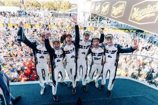 12h Bathurst 2025 -  Meguiar&rsquo;s Bathurst 12 Hour - Intercontinental GT Challenge Round 1 - Foto: Gruppe C Photography; #32 BMW M4 GT3, Team WRT: Augusto Farfus, Sheldon van der Linde, Kelvin van der Linde; #46 BMW M4 GT3, Team WRT: Valentino Rossi, Charles | Gruppe C Photography