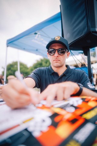12h Bathurst 2025 -  Meguiar&rsquo;s Bathurst 12 Hour - Intercontinental GT Challenge Round 1 - Foto: Gruppe C Photography; #911 Porsche 911 GT3 R (992), Absolute Racing: M. Campbell
 | Gruppe C Photography