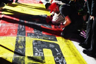 Fan track and pitwalk at night
 | SRO / JEP